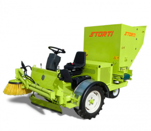 SELF-PROPELLED SWEEPER / BARN