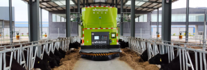 FEEDING AND PUSHING ROBOT